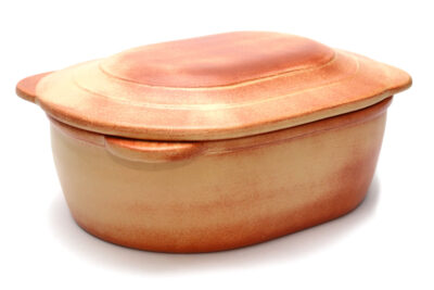 Glinena posuda za pečenje s poklopcem